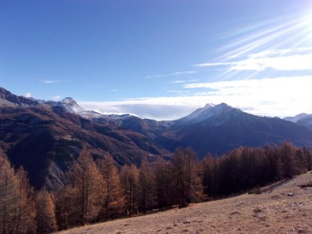 Encombrette et Dent de Lièvre, au milieu le Col des Champs