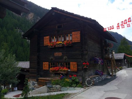 Retour à Zinal avec ses jolis chalets