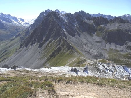 Sympathique descente  dans les gypses vers le Col du Mône (2533m)