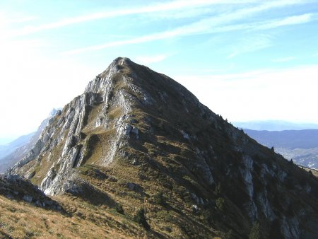 Les Rochers de l’Ours au sud sur la crête