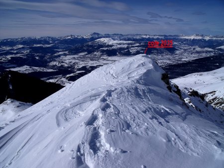 Point IGN  2035m sur la crête