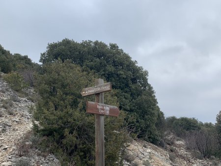 Prendre à droite.