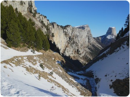 Descente du Pas de l’Aiguille.