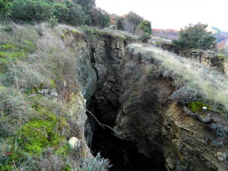 Les Hautes Crevasses, sont plus récentes.