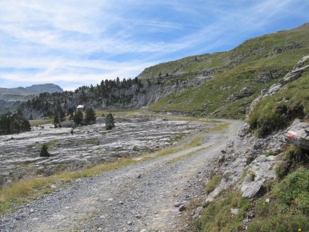 Ci et là, quelques balises du GR10.