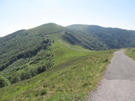 Puis suivre la petite route d’Ortzanzurieta