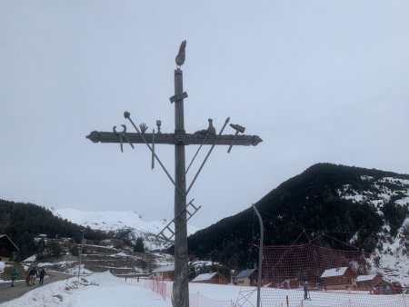 Croix typique du Queyras, au point de départ.