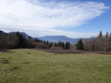 Au Chalet du Trousset : au loin, le lac du Bourget