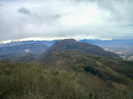 De la crête : la Montagne de St Benoît et la Chartreuse