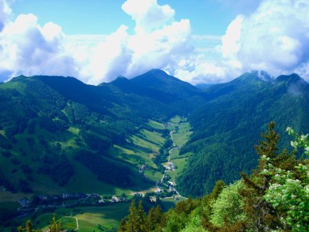 Vers le Mont Pelat, le Mont Charvay, la Galoppaz et le vallon du Lindar