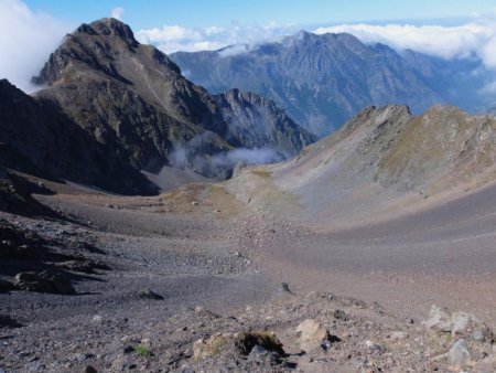 Haut vallon dominé par la Tête de la Grisonnière.