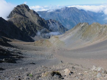 Vallon pierreux sous la Tête de la Grisonnière.