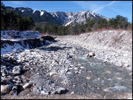 Ruisseau des Deux Rifs et Tête Chevalière.