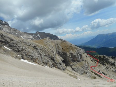 Accès à la crête de la Pare depuis la combe d’Aurouze