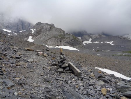 Camouflé dans la montagne