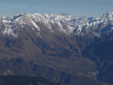 Derrière le Bellachat, les glaciers de la Vanoise.