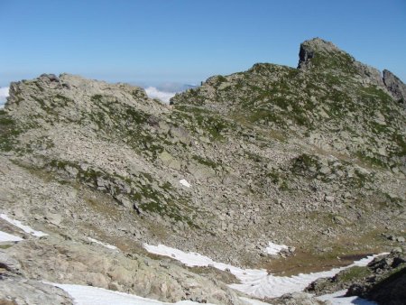 Vue sur le Roc de Pendet (2342m)