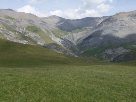 On va traverser le vallon de gauche à droite...