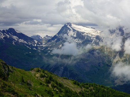 Zoom sur le Mont Gelé.