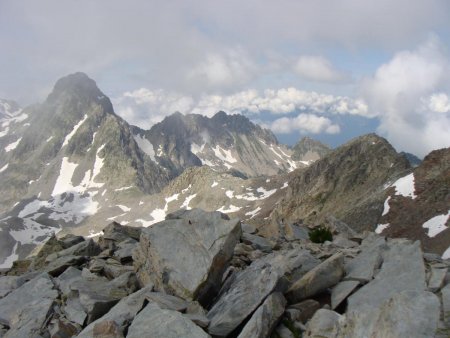 Du sommet, vue sur le Moulin Lambert, le Grand Morétan et le Pic des Grandes Lanches.