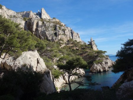 Calanque de Sugiton sous la Grande Candelle