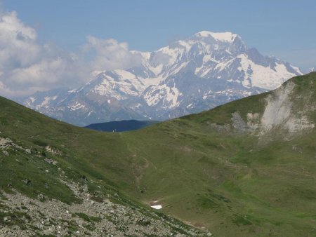 Derrière le col de la Louze, le Mont Blanc.