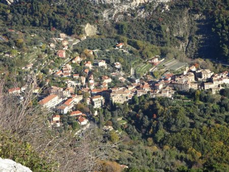 Vue dans la montée à la Baisse des Cabanelles : Gorbio