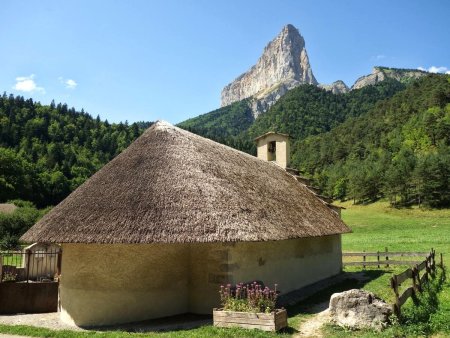 La chapelle de Trésanne et le Mons inaccessibilis