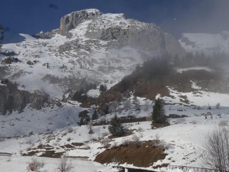 Belle ambiance sous la Pointe Blanche.