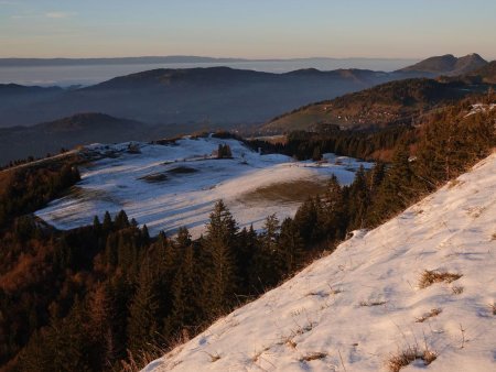 Au-dessus de la prairie des Lavouets.