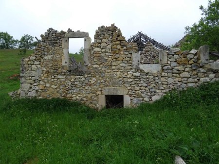 La façade sud. C’était la partie habitation