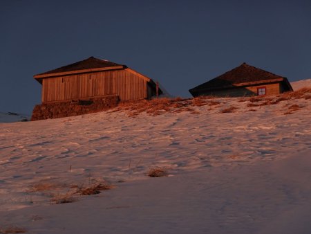 Derniers rayons sur les chalets.