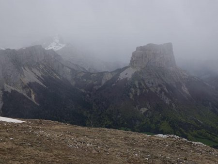 Le Grand Veymont disparaît dans les nuées...