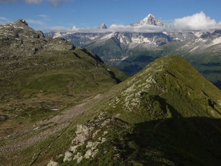 On domine le col de Bellachat.