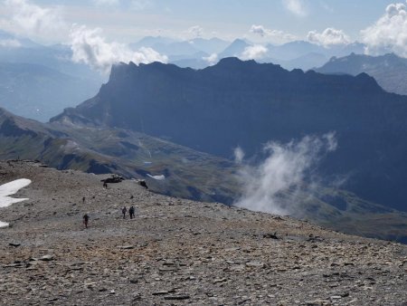 Par la voie du vallon de Bérard, la foule des grands jours...