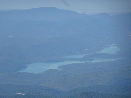 Vue de la Montagne de Thiey : Lac de Saint-Cassien