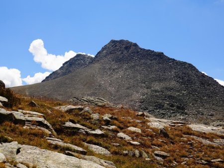 Le Mont Giansana, et, à droite, son antécime nord-ouest.