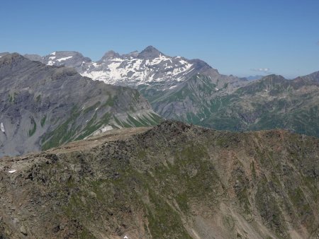 Un regard vers les Ruans et Tour Sallière.