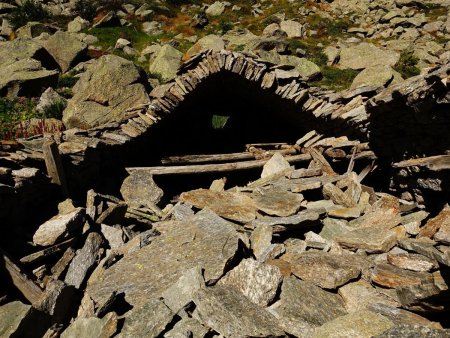 Ruines du hameau du Grand Etret.