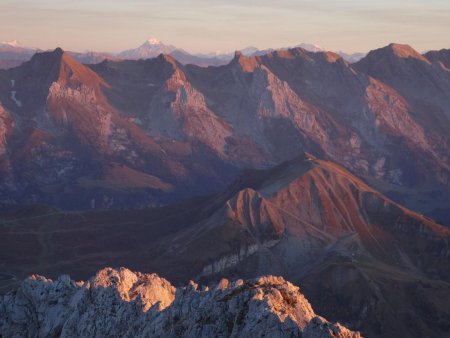 C’est l’heure mauve sur les Aravis...