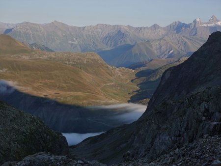 Un regard vers les pelouses du col de la Croix de Fer.