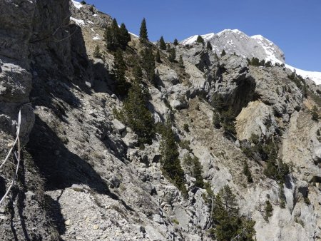 Passage exposé au dessus des ravines.