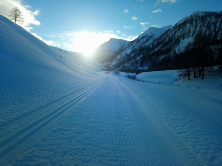 Montée à la fraîche sur la route du Col Agnel