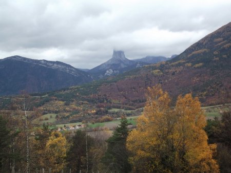 Le Mont-Aiguille encapuchonné