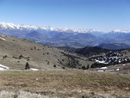 Les sommets du Beaumont devant ceux des Ecrins