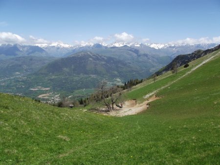 En montant au col de la Brèche, vue arrière