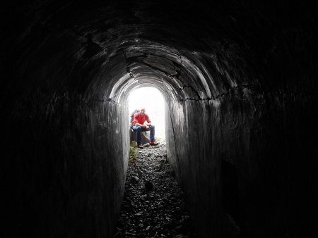 Les tunnels au pied de la face Ouest.