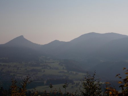 Les Roches Blanches et le Chasseron au loin