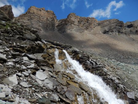 Une jolie cascade sur le parcours