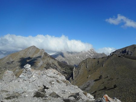 Sommet Pic de Montclair : vue sur le Pic Melette.